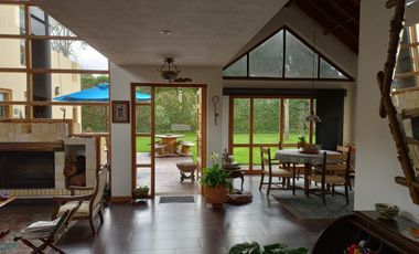 Casa en Venta o en Renta via Sopó Sector los Clubes.