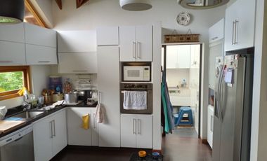Casa en Venta o en Renta via Sopó Sector los Clubes.