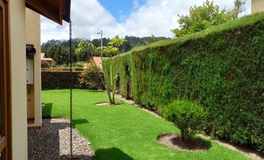 Casa en Venta o en Renta via Sopó Sector los Clubes.