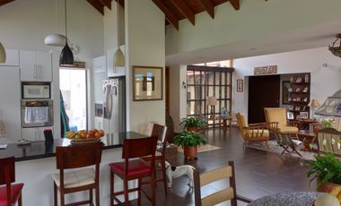Casa en Venta o en Renta via Sopó Sector los Clubes.