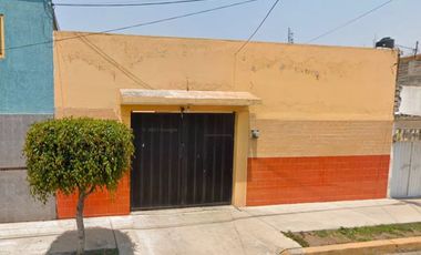 Propiedad con gran plusvalía de remate dentro de Calle 17, Nezahualcoyotl, Estado de México,