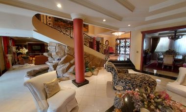 Samborondon, Venta de Hermosa Casa 5 Dorm. con Piscina