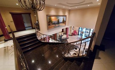 Samborondon, Venta de Hermosa Casa 5 Dorm. con Piscina