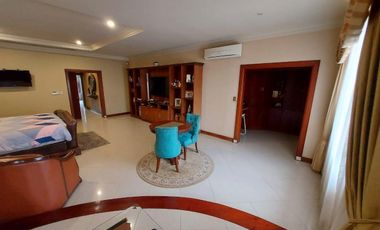 Samborondon, Venta de Hermosa Casa 5 Dorm. con Piscina