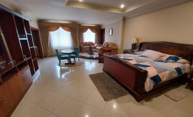 Samborondon, Venta de Hermosa Casa 5 Dorm. con Piscina