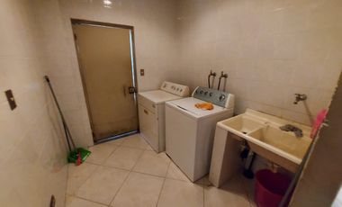 Samborondon, Venta de Hermosa Casa 5 Dorm. con Piscina