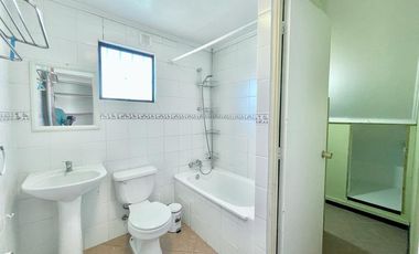 Se vende casa solida en Curicó, Rauquen. Tres piezas dos baños