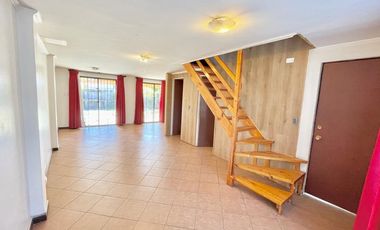 Se vende casa solida en Curicó, Rauquen. Tres piezas dos baños