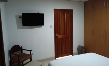 Suite amoblada de alquiler en el Edificio San Francisco 300, 1 parqueo.