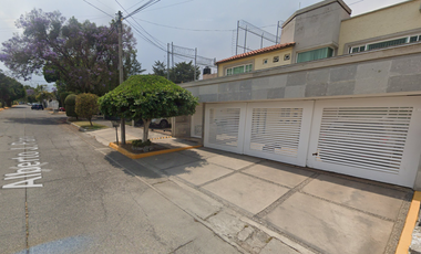 ¡¡¡ CASA EN REMATE BANCARIO EN CD. SATÉLITE!!! ¡¡¡ADQUIERE ESTA PROPIEDAD CON UN COSTO MUY POR DEBAJO DE SU VALOR!!!
