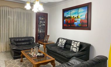 HERMOSA CASA DE DOS NIVELES  EN BARRIO TABOR CON 4 ALCOBAS Y UN AREA DE 300mts