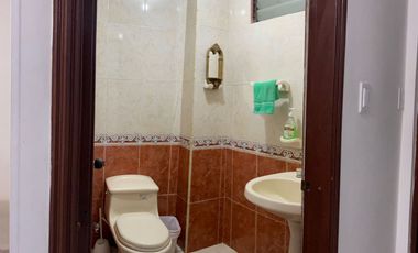 HERMOSA CASA DE DOS NIVELES  EN BARRIO TABOR CON 4 ALCOBAS Y UN AREA DE 300mts