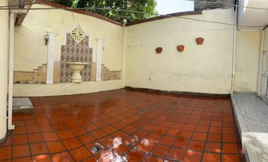 HERMOSA CASA DE DOS NIVELES  EN BARRIO TABOR CON 4 ALCOBAS Y UN AREA DE 300mts