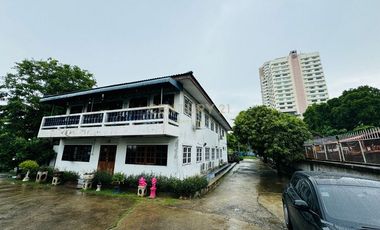 Land for sale along the Chao Phraya River, beautiful view, in the heart of Bangkok. A golden opportunity has arrived. Soi Charansanitwong 46 No.34-LA-