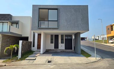 SE VENDE CASA EN Fraccionamiento Lomas de la Rioja, Veracruz, México