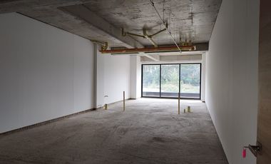 PR17038 Oficina en arriendo en el sector Altos de Palmas, Envigado