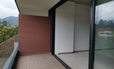 PR17038 Oficina en arriendo en el sector Altos de Palmas, Envigado