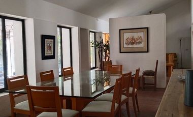 CASA PRIVADA CON AMPLIO JARDIN