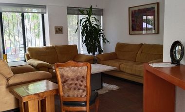 CASA PRIVADA CON AMPLIO JARDIN