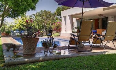 CASA PRIVADA CON AMPLIO JARDIN