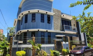 4 Bedroom Two Storey House with Roof Deck | Muntinlupa House for Sale | Property ID: RC024
