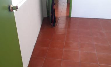 Renta de Edificio de Oficinas con 2 locales y 4 oficinas en Av. Comonfort a una calle de Paseo Tollocan