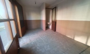 Renta de Edificio de Oficinas con 2 locales y 4 oficinas en Av. Comonfort a una calle de Paseo Tollocan