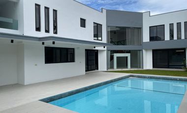 Big and Beautiful House for Rent in Ayala Alabang Muntinlupa