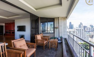 Best View! 2 Bedrooms Condo on High Floor For Sale - Lake Green Sukhumvit 8 - BTS Nana