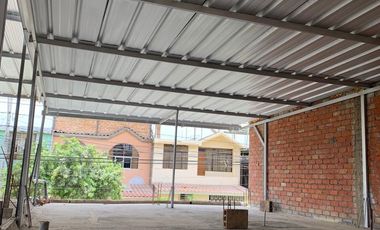 VENDO CASA DE UN PISO EN IGNACIO MERINO - PIURA