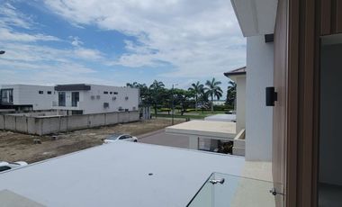 Casa Moderna en Venta – Isla Celeste, Estribor | Nuevo Samborondón
