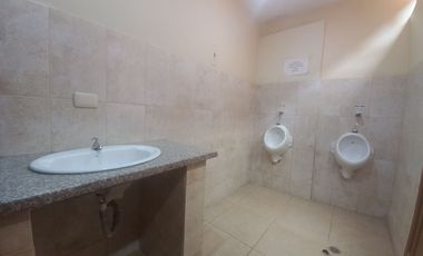 CASA COMERCIAL EN VENTA EN EL CENTRO DE CUENCA, SECTOR PLAZOLETA SAN FRANCISCO