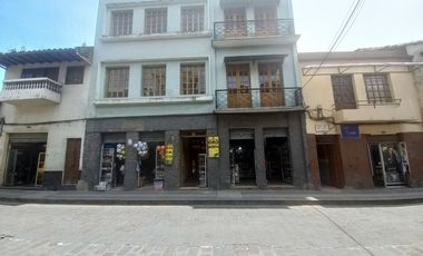 CASA COMERCIAL EN VENTA EN EL CENTRO DE CUENCA, SECTOR PLAZOLETA SAN FRANCISCO