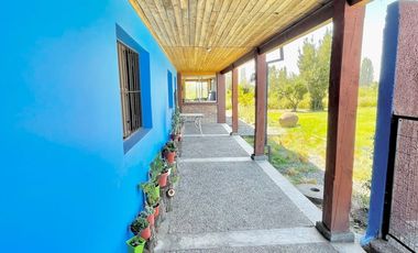 Se vende solida casa que deslinda con Carabinero de Sarmiento en Curicó