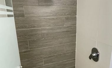 Elegante Departamento en Zona Empresarial con Conexiones Estratégicas