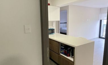 Elegante Departamento en Zona Empresarial con Conexiones Estratégicas