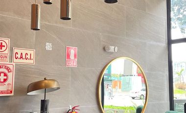 Elegante Departamento en Zona Empresarial con Conexiones Estratégicas