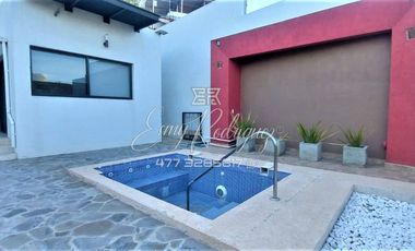 CASA EN RENTA, CUMBRES DEL CAMPESTRE, CON O SIN MUEBLES, 4 REC CON BAÑO, 6 AUTOS,