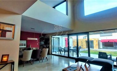 CASA EN RENTA, CUMBRES DEL CAMPESTRE, CON O SIN MUEBLES, 4 REC CON BAÑO, 6 AUTOS,