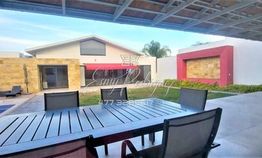 CASA EN RENTA, CUMBRES DEL CAMPESTRE, CON O SIN MUEBLES, 4 REC CON BAÑO, 6 AUTOS,