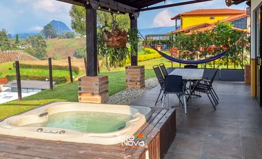 Finca en unidad cerrada con hermosa vista panorámica El Peñol
