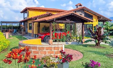 Finca en unidad cerrada con hermosa vista panorámica El Peñol
