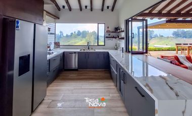Finca en unidad cerrada con hermosa vista panorámica El Peñol