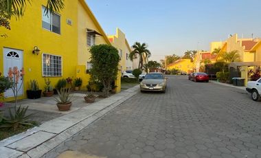 $1,250,000 Una Casa en Un Condominio Centro de Emiliano Zapata, Morelos