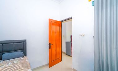 Rumah Hadap Selatan 17 Menit ke Pamulang Square Siap KPR J-37896