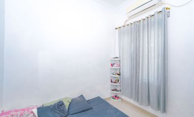 Rumah Hadap Selatan 17 Menit ke Pamulang Square Siap KPR J-37896