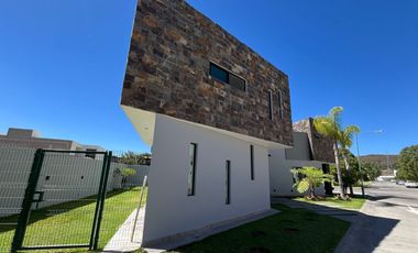 Casa en Venta en Fracc Los Sueños, Prolongación Av. Vallarta