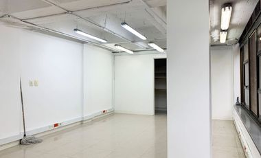 PR18570 Oficina en venta en el sector Manila