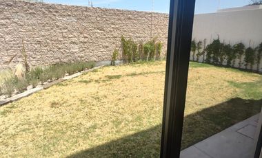 Casa en Venta en La Carmina Residencial, Palmares, Querétaro (Modelo Elena)