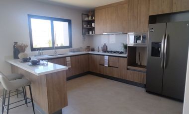 Casa en Venta en La Carmina Residencial, Palmares, Querétaro (Modelo Elena)